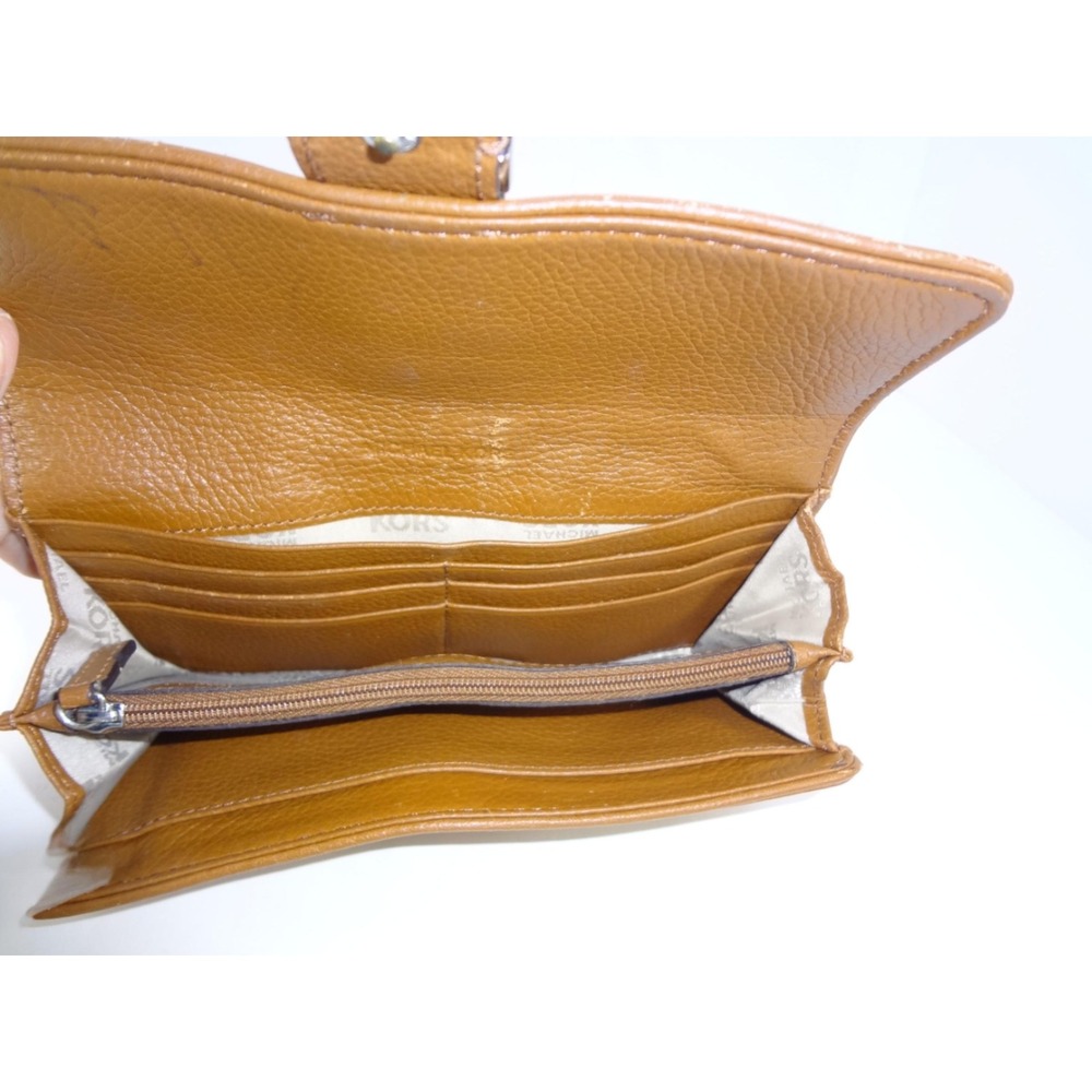 Vintage Michael Kors Camel Brown Pebbled Leather Buckle Wallet Silver Hardware - Picture 5 of 7